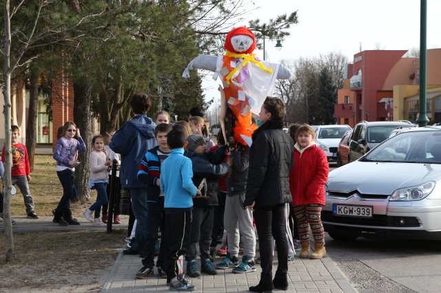 Kiszebáb égetés