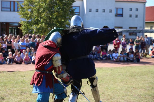 Lovagi torna