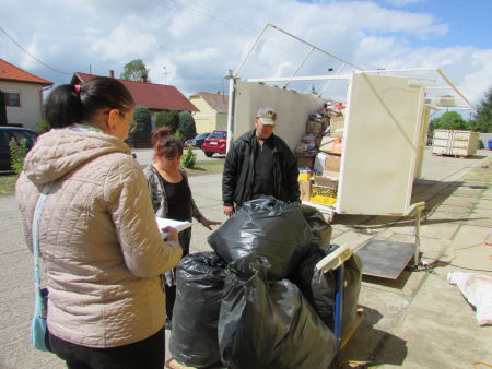 Papírgyűjtés a Föld Napján